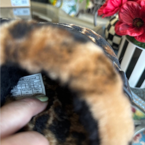 Ugg fluffita Panther Print Platform Slippers - Picture 7 of 9